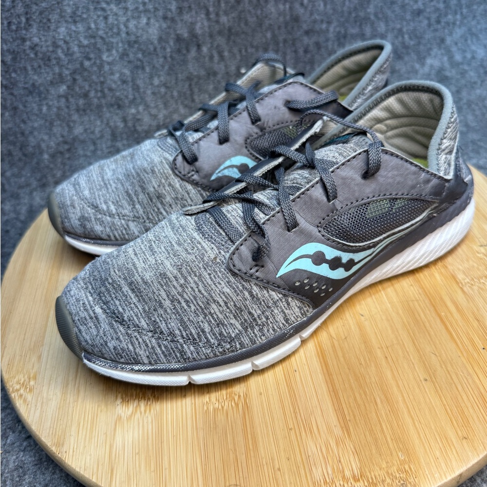 Saucony Womens Kineta Relay Gray Athletic Running Shoes Size 7 / Girls‎ 5.5